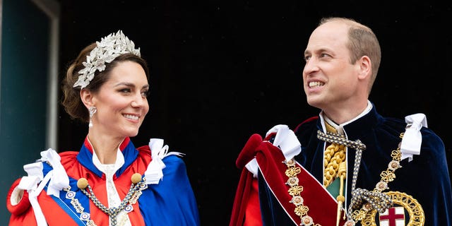 Kate Middleton and Prince Harry appear on the balcony