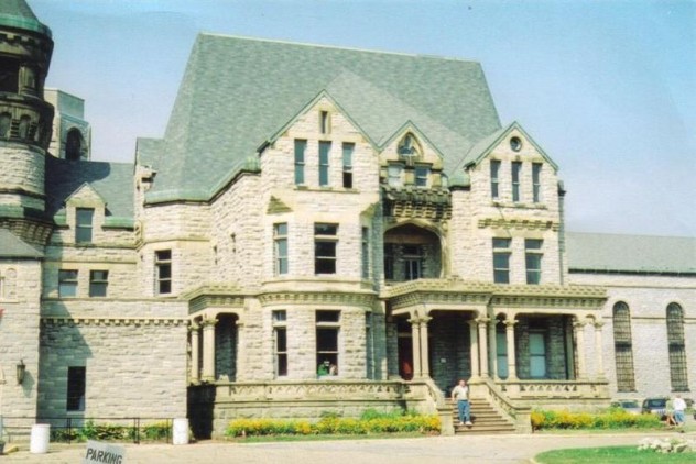 800px-Ohio_State_Reformatory