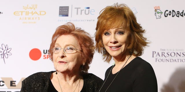 Reba McEntire's mom Jacqueline Smith died in 2020.