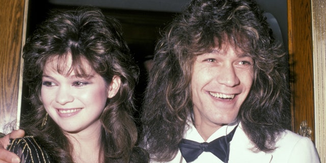 Valerie Bertinelli and Eddie Van Halen at a restaurant