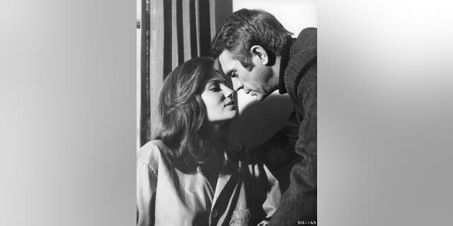 Jacqueline Bisset and Steve McQueen in Bullitt