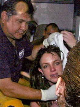 Britney-In-Ambulance-Britney-Starts-New-Year-With-Drama-January-4-2008.Jpg