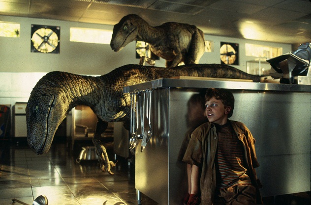 jurassic-park-raptor-in-kitchen