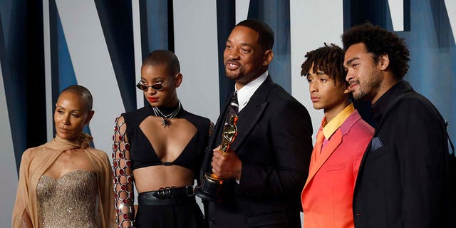 Will Smith and Jada Pinkett Smith with their family